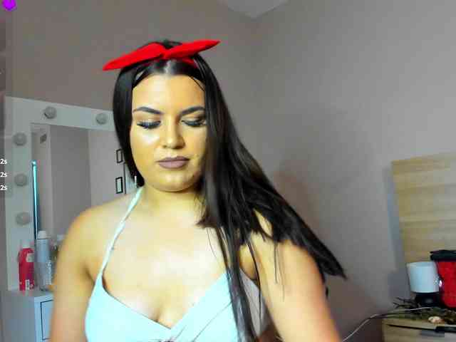 ashlyn-peaks webcam
