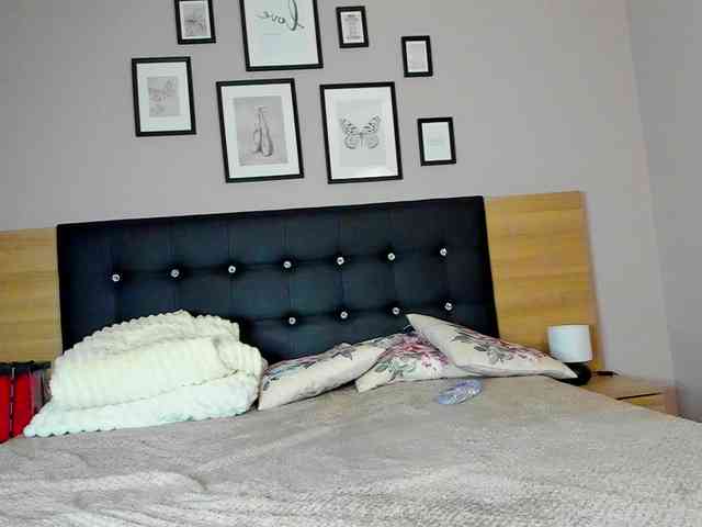 ashlyn-peaks webcam