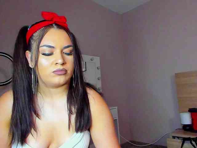 ashlyn-peaks webcam