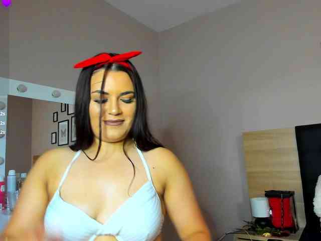 ashlyn-peaks webcam