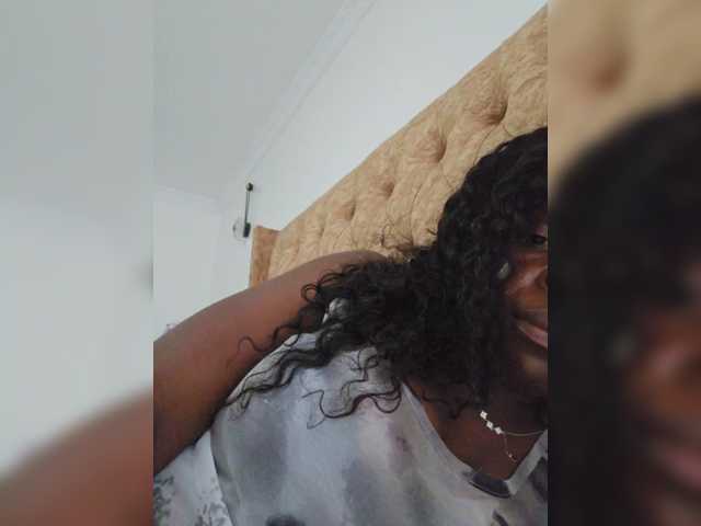 AfricanShyQueen1 webcam