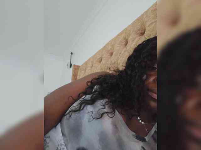 AfricanShyQueen1 webcam