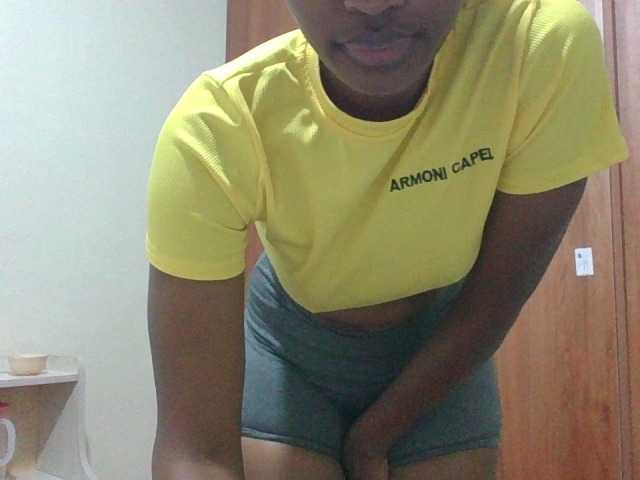 shanizz001's BongaCams show and profile