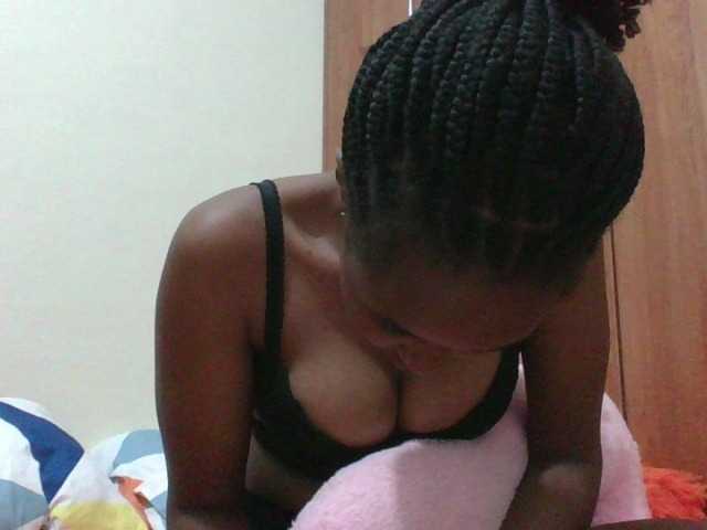 shanizz001's BongaCams show and profile