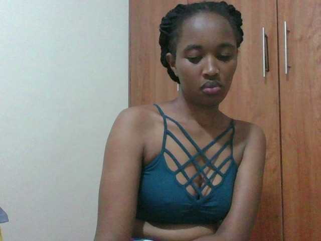 shanizz001's BongaCams show and profile