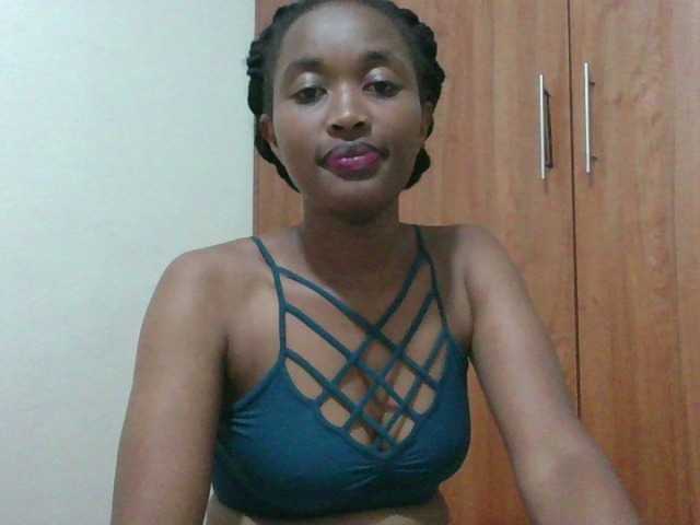 shanizz001's BongaCams show and profile