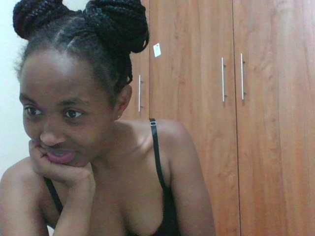 shanizz001's BongaCams show and profile