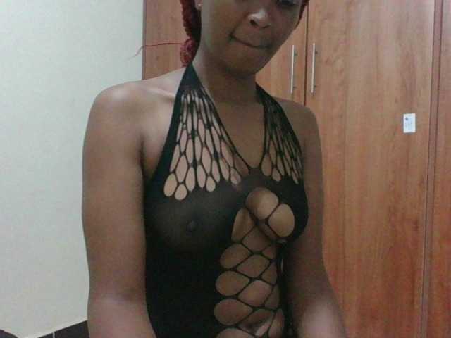 shanizz001's BongaCams show and profile