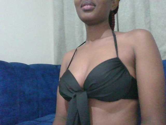 shanizz001's BongaCams show and profile