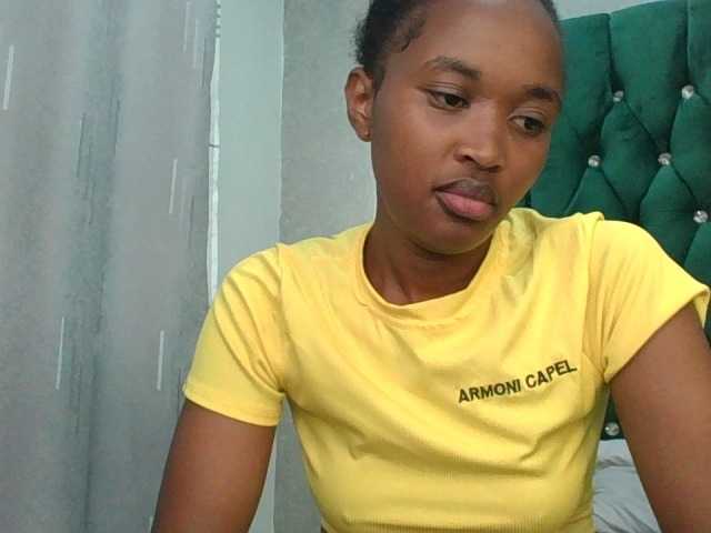 shanizz001's BongaCams show and profile