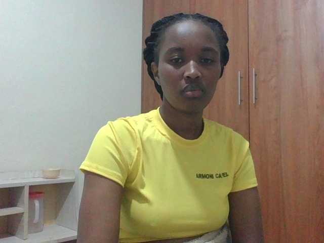 le modèle shanizz001 est en webcam porno dans un show sur le site bongacams, il possède les tags suivants: Ebony,Brunette,Hairy