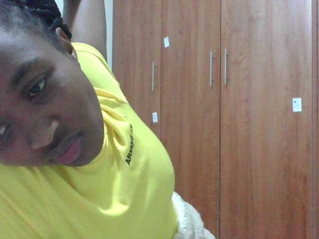 shanizz001's BongaCams show and profile