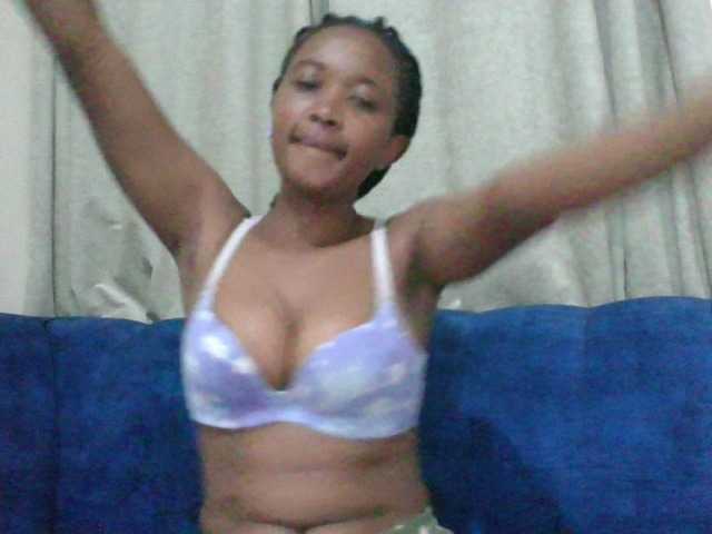 shanizz001's BongaCams show and profile