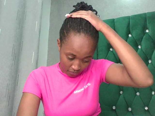 shanizz001's BongaCams show and profile