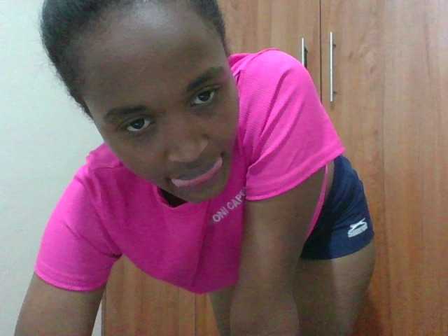 shanizz001's BongaCams show and profile