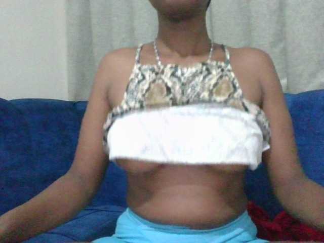 shanizz001's BongaCams show and profile