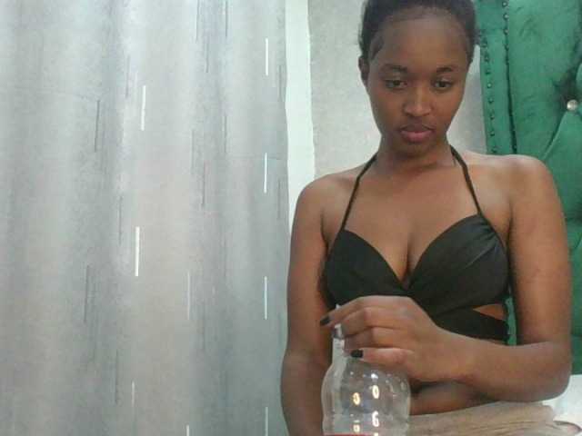 shanizz001's BongaCams show and profile