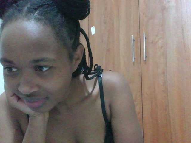 shanizz001's BongaCams show and profile