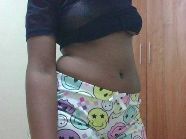 shanizz001's BongaCams show and profile