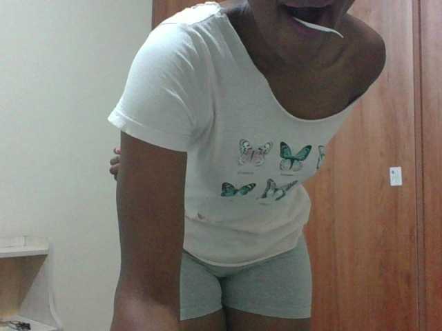 shanizz001's BongaCams show and profile