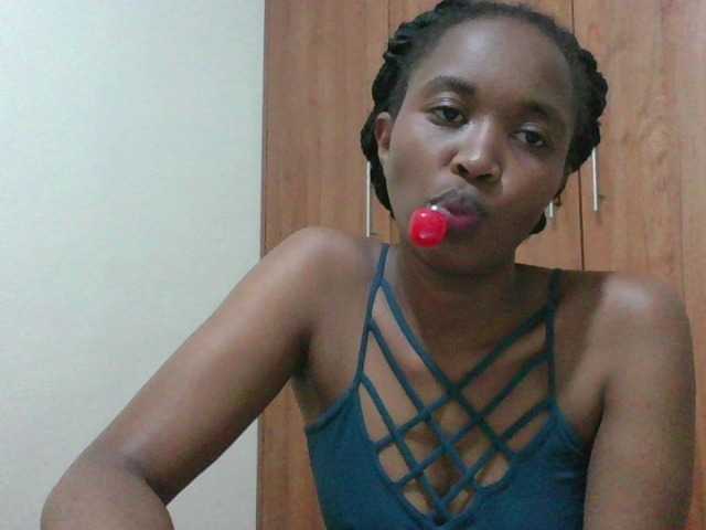 shanizz001's BongaCams show and profile