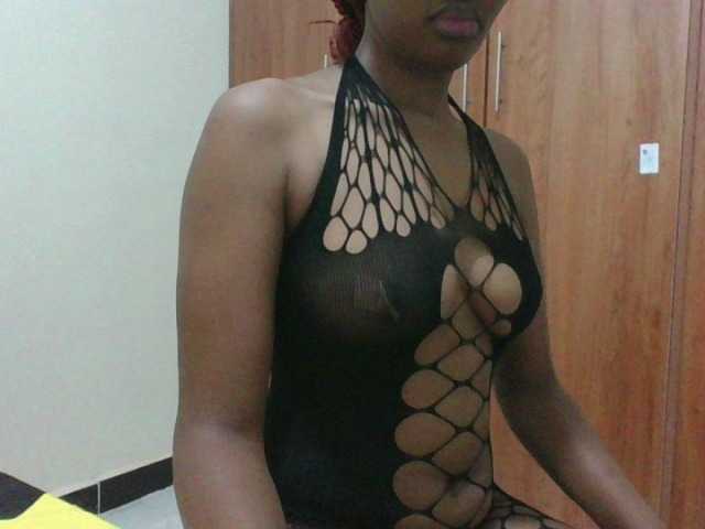 shanizz001's BongaCams show and profile