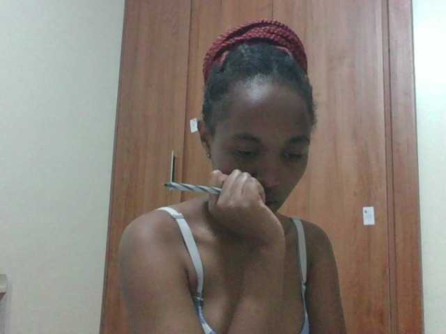 shanizz001's BongaCams show and profile