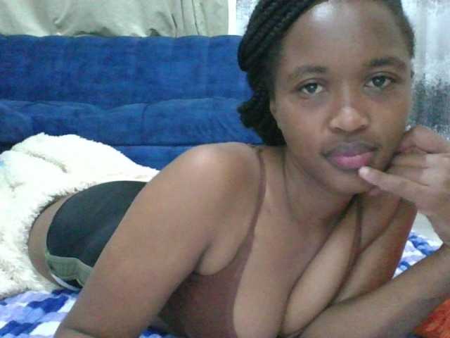 shanizz001's BongaCams show and profile