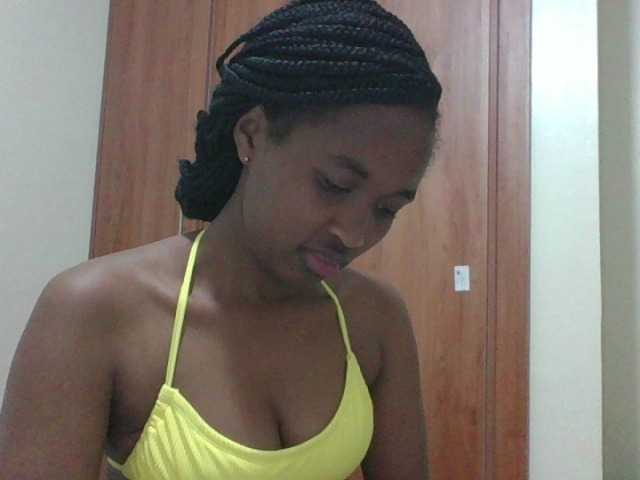 shanizz001's BongaCams show and profile