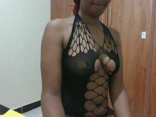 shanizz001's BongaCams show and profile