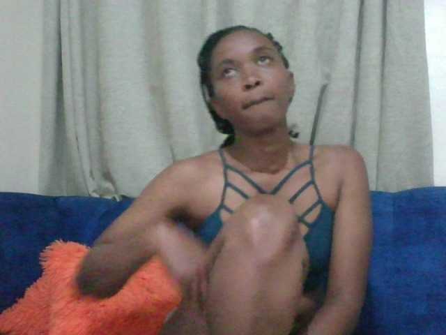 shanizz001's BongaCams show and profile