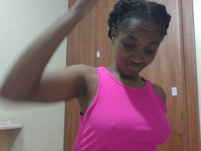 shanizz001's BongaCams show and profile