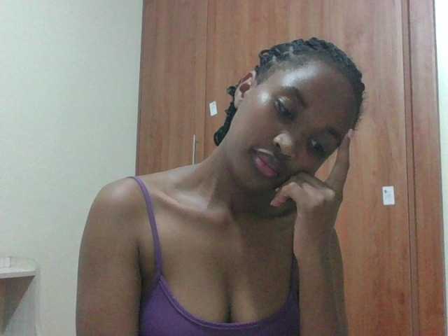 shanizz001 live cam profile