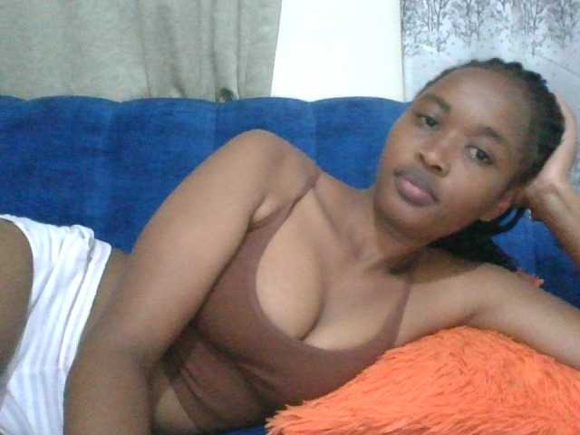 shanizz001's BongaCams show and profile