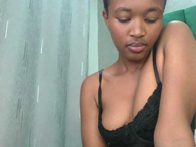 shanizz001's BongaCams show and profile