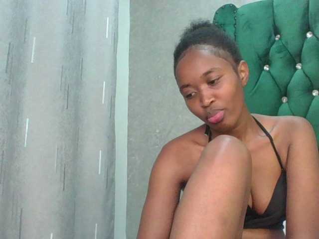 shanizz001's BongaCams show and profile