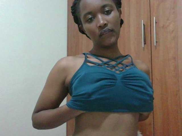 shanizz001's BongaCams show and profile