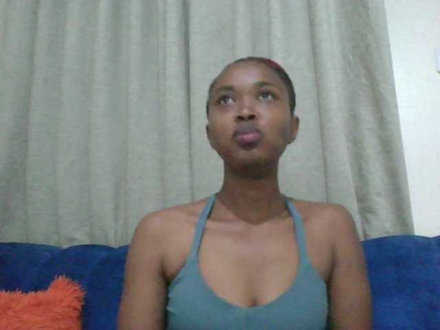 shanizz001's BongaCams show and profile