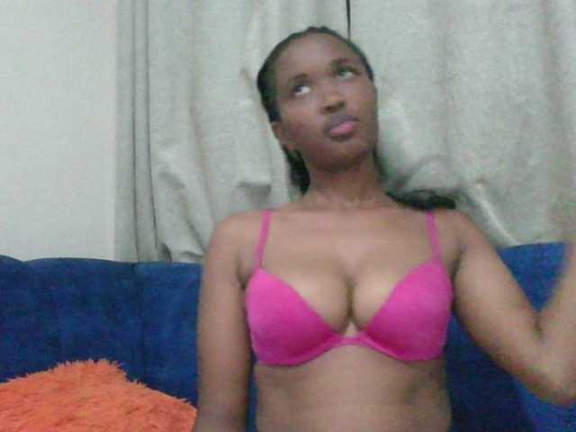 shanizz001's BongaCams show and profile