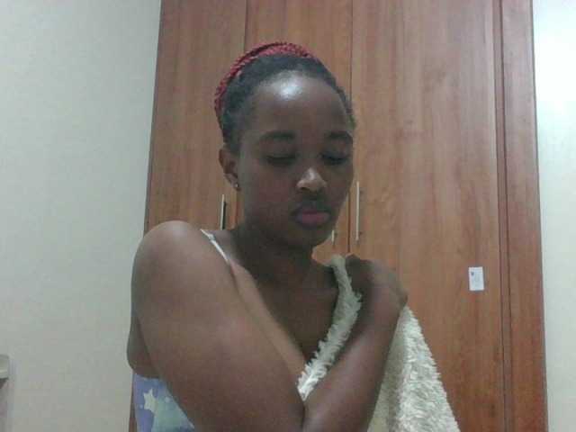 shanizz001's BongaCams show and profile