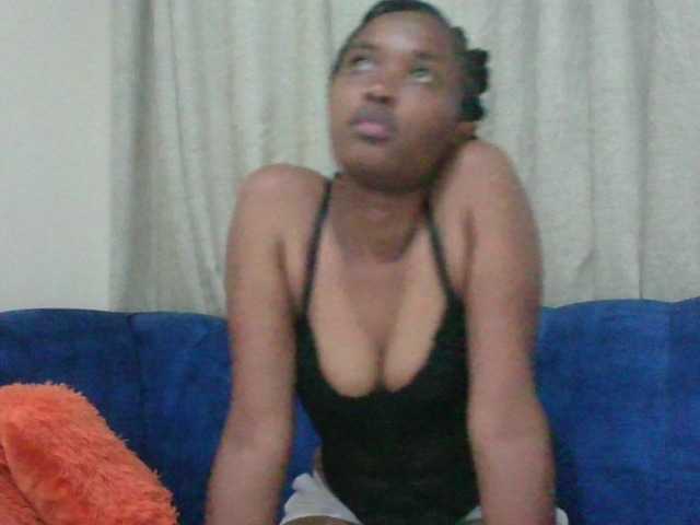 shanizz001's BongaCams show and profile