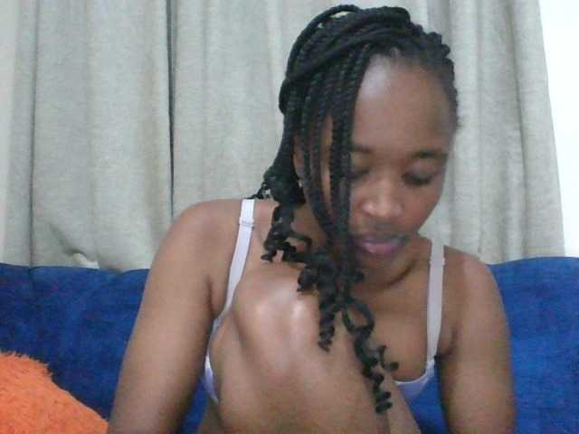 shanizz001's BongaCams show and profile