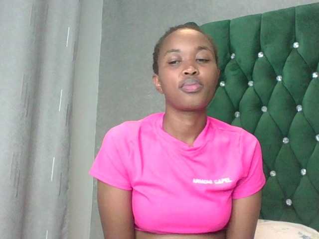 shanizz001's BongaCams show and profile