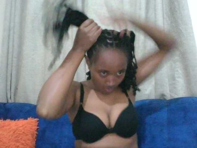 shanizz001's BongaCams show and profile