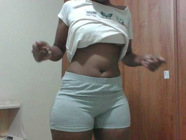 shanizz001's BongaCams show and profile