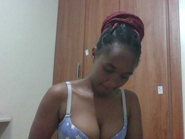 shanizz001's BongaCams show and profile