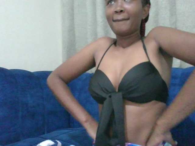 shanizz001's BongaCams show and profile