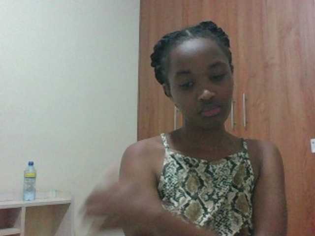 shanizz001's BongaCams show and profile