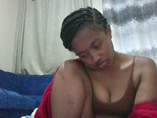 shanizz001's BongaCams show and profile