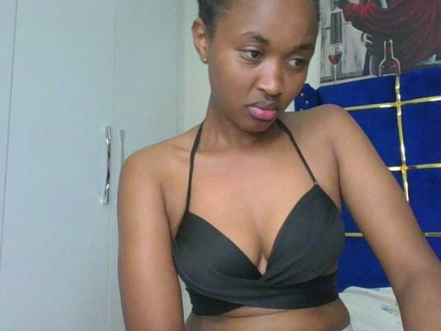 shanizz001's BongaCams show and profile